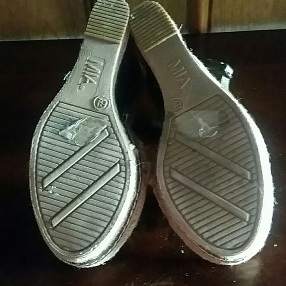 Mia Wedge Olive Green Platforms 6.5 - Picture 4 of 5